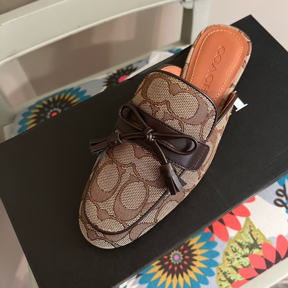Coach Stassi Signature slides Khaki/Mahogany color Style FG4569.